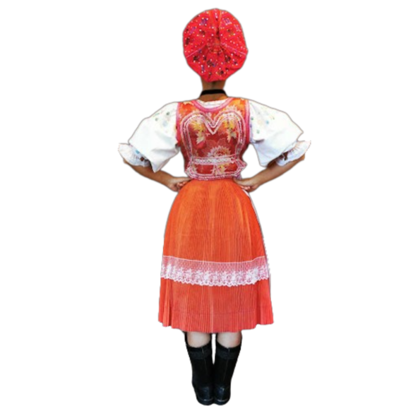 Ženský kroj Heľpa- ružová