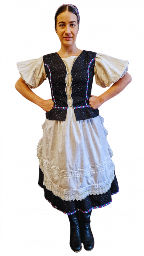 Ženský kroj z Pohronskej Polhory