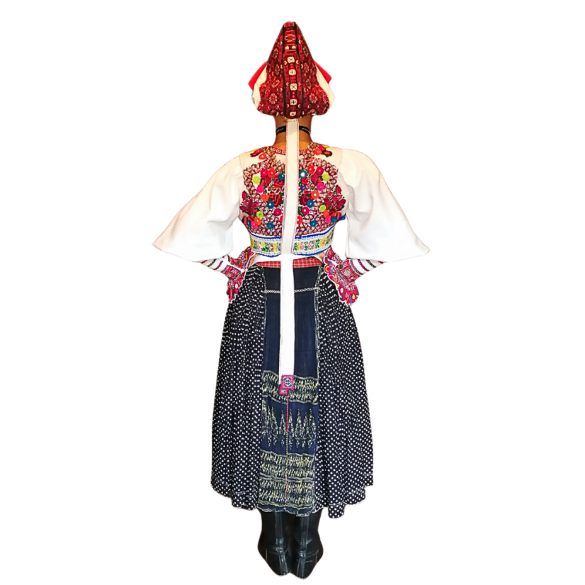 Ženský kroj Závadka nad Hronom